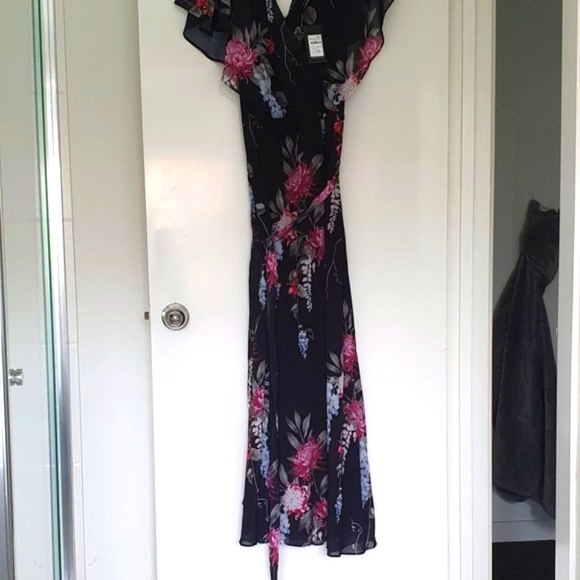 COPY - City Chic Floral Dress - Picture 10 of 12